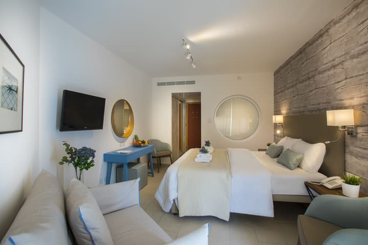 Leonardo Plaza Cypria Maris Beach Hotel & Spa