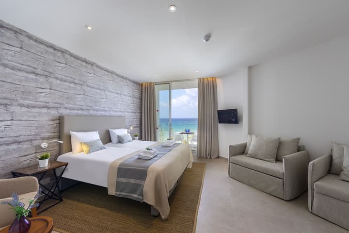 Leonardo Plaza Cypria Maris Beach Hotel & Spa