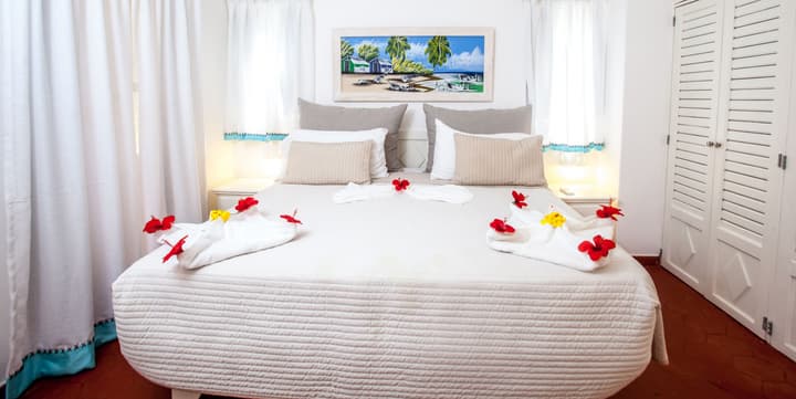 Los Corales Beach Village