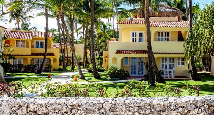 Los Corales Beach Village