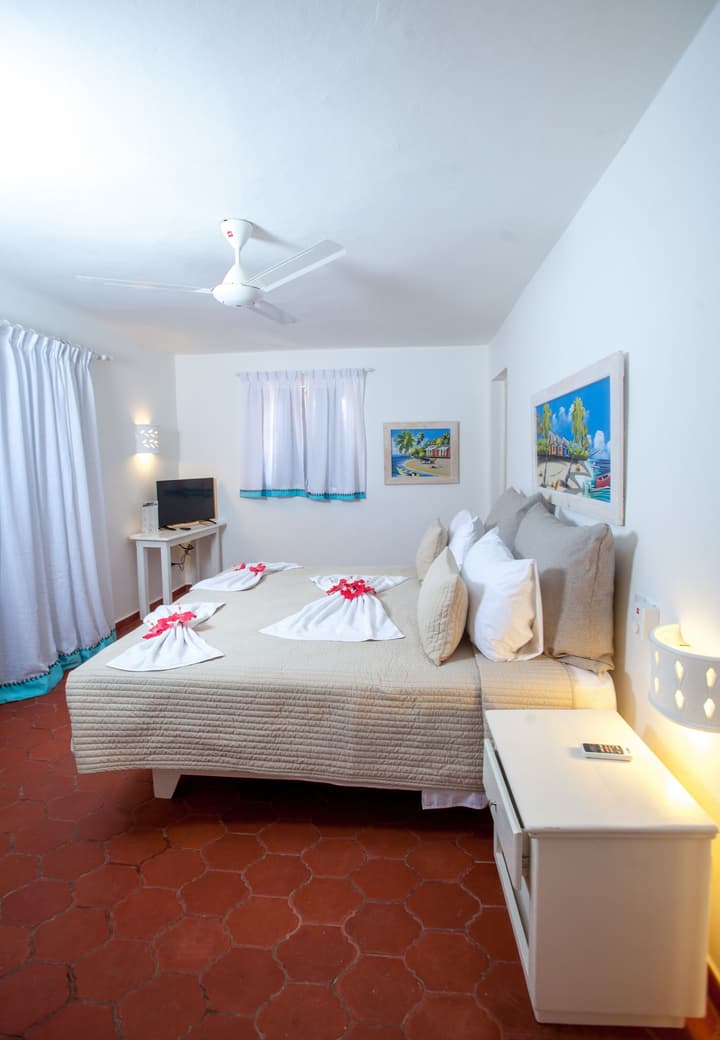 Los Corales Beach Village