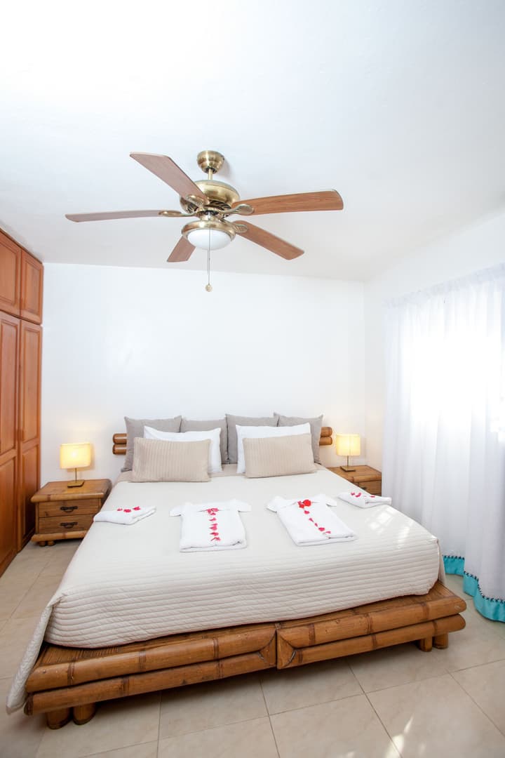 Los Corales Beach Village