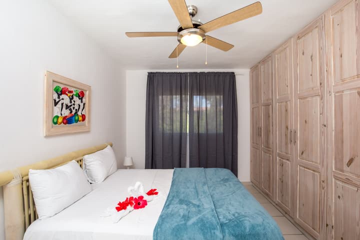 Los Corales Beach Village