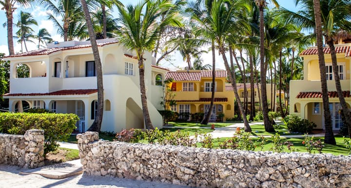 Los Corales Beach Village