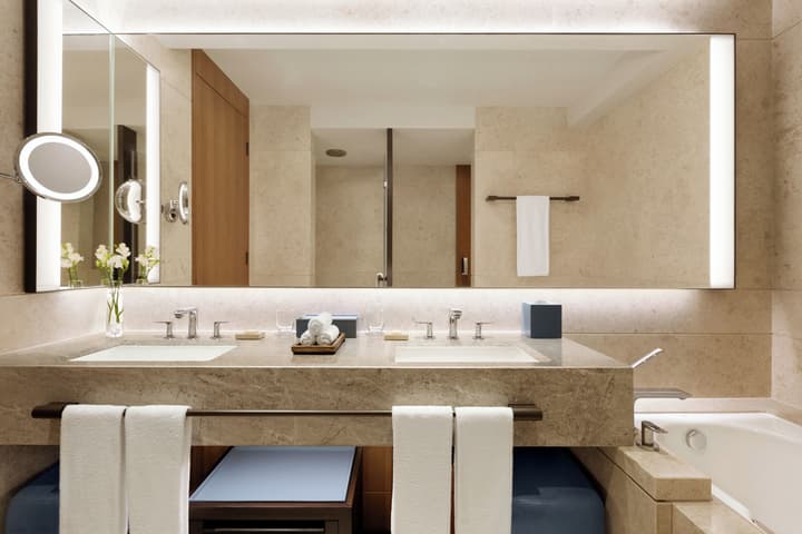 Kerry Hotel Hong Kong by Shangri-la