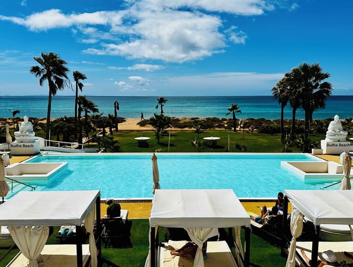 Hotel LIVVO Budha Beach