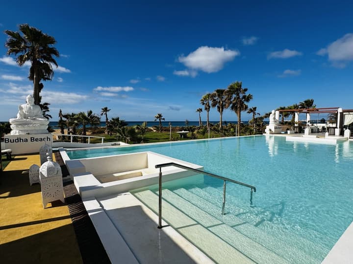 Hotel LIVVO Budha Beach