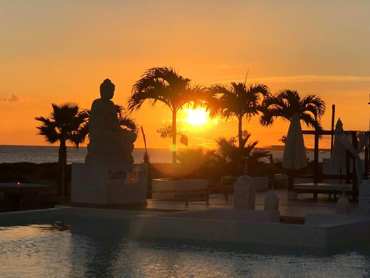 Hotel LIVVO Budha Beach