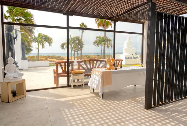 Hotel LIVVO Budha Beach