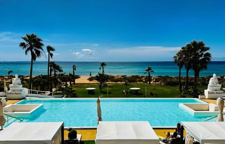 Hotel LIVVO Budha Beach