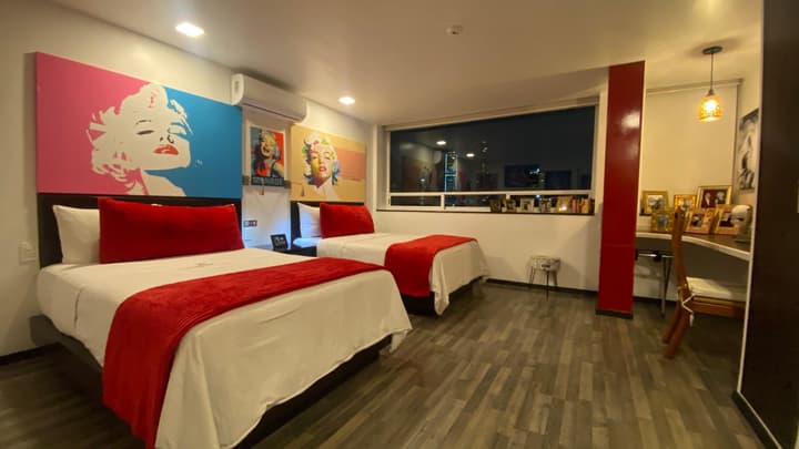 Hotel Black