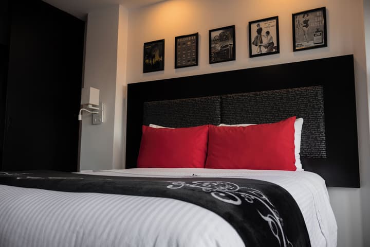 Hotel Black