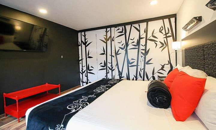 Hotel Black