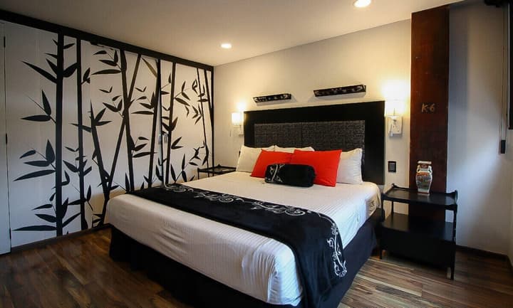 Hotel Black