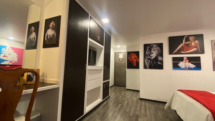 Hotel Black
