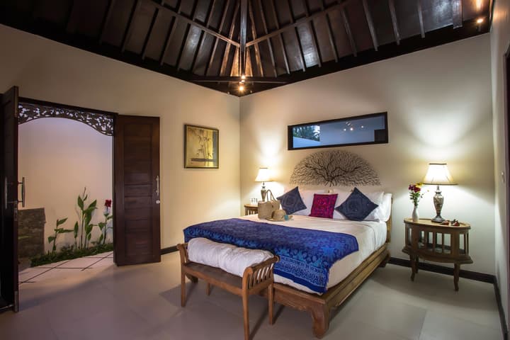 Solo Villas and Retreat