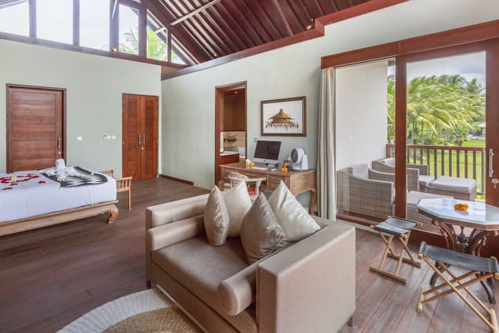 Solo Villas and Retreat