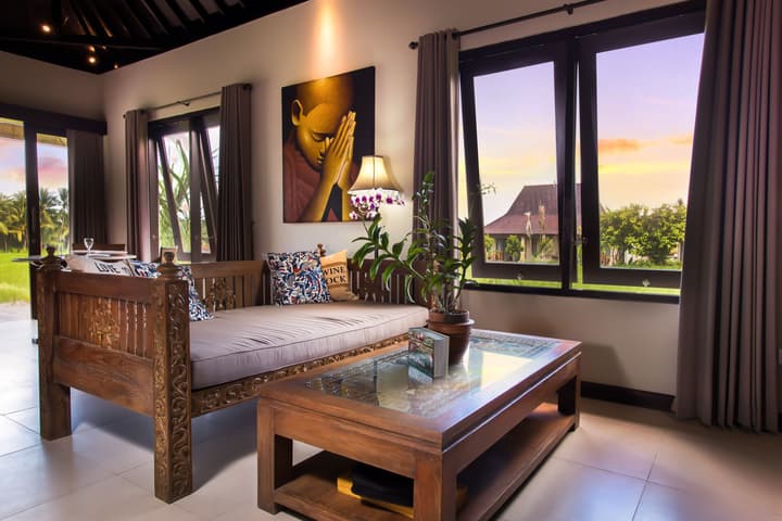 Solo Villas and Retreat