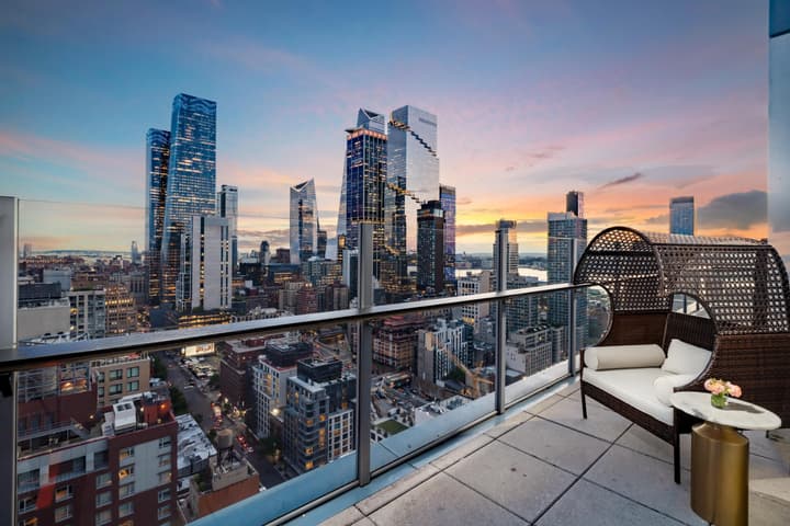 DoubleTree by Hilton New York Times Square West