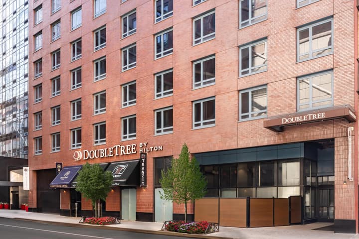 DoubleTree by Hilton New York Times Square West