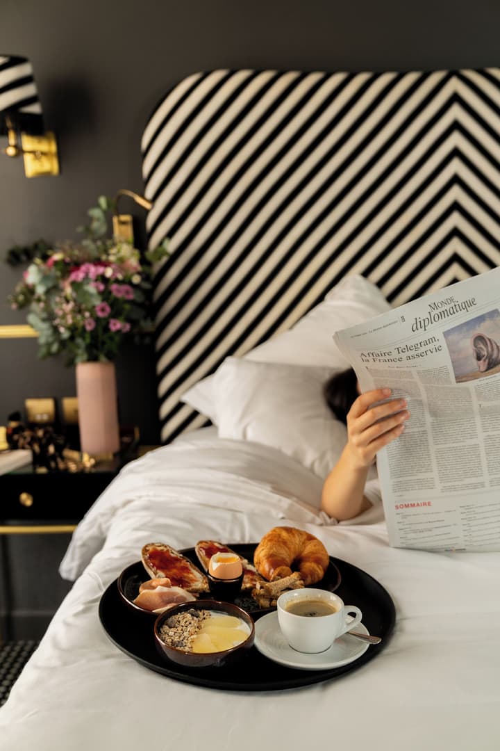 Snob Hotel