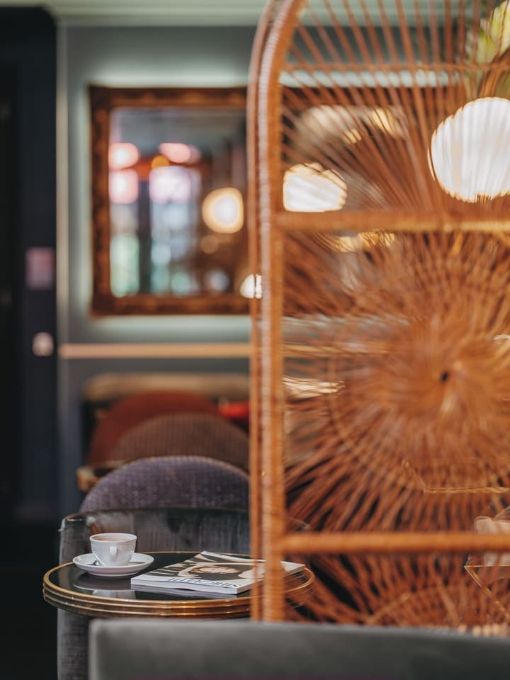 Snob Hotel