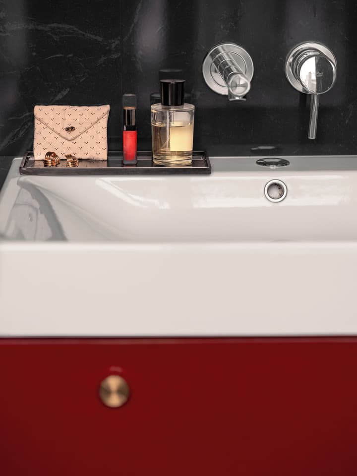 Snob Hotel