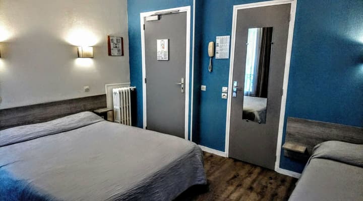 Acacia Hotel