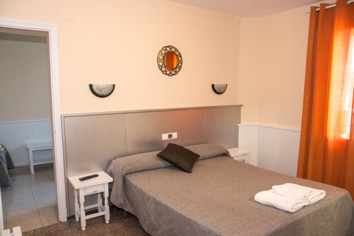 Hostal Emporda