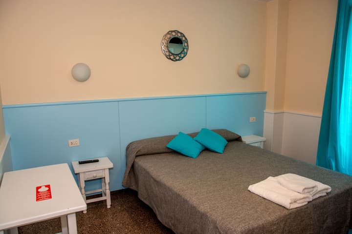 Hostal Emporda