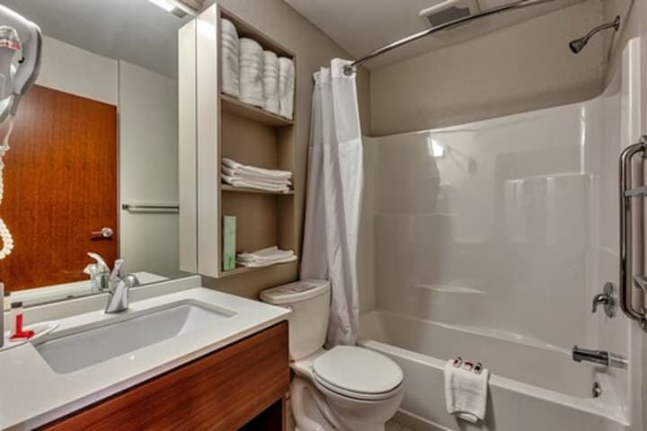 Microtel Inn & Suites by Wyndham Niagara Falls