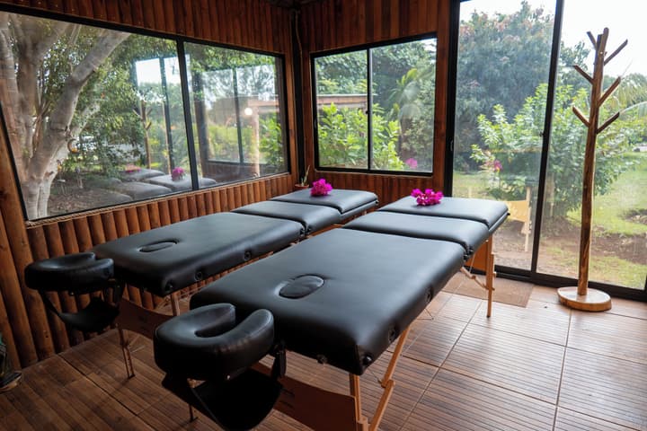 Hotel Uka Mana