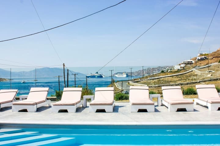 Anixi Hotel
