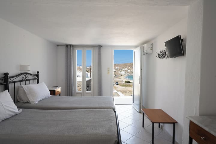 Anixi Hotel