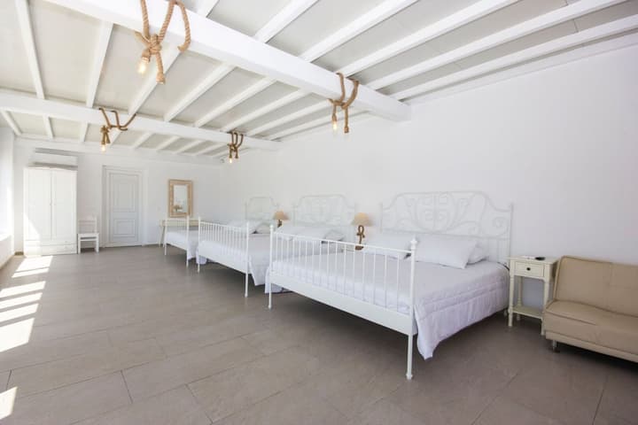 Anixi Hotel