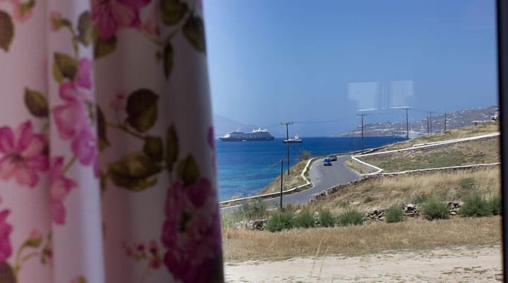 Anixi Hotel