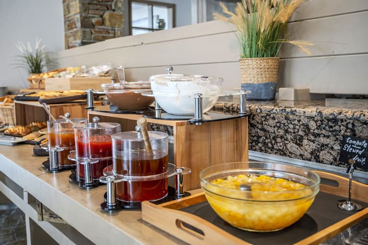 Dionysos Hotel & Suites