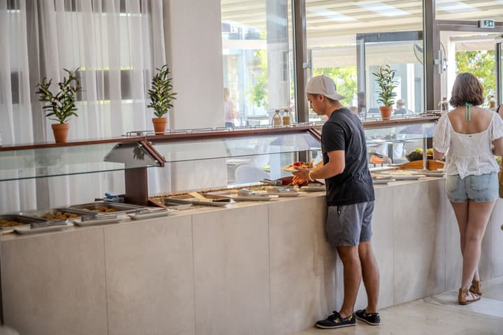 Dionysos Hotel & Suites