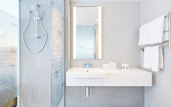 Holiday Inn Express Adelaide City Centre by IHG