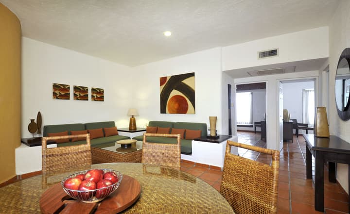 Las Palmas Condominios