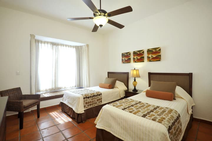 Las Palmas Condominios