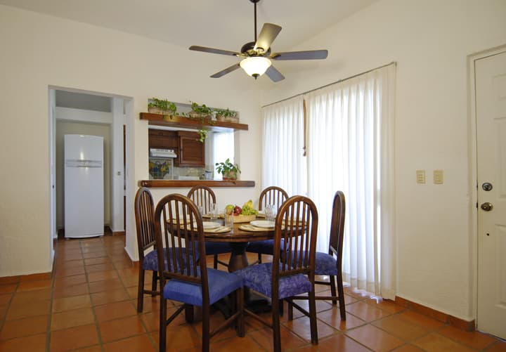 Las Palmas Condominios