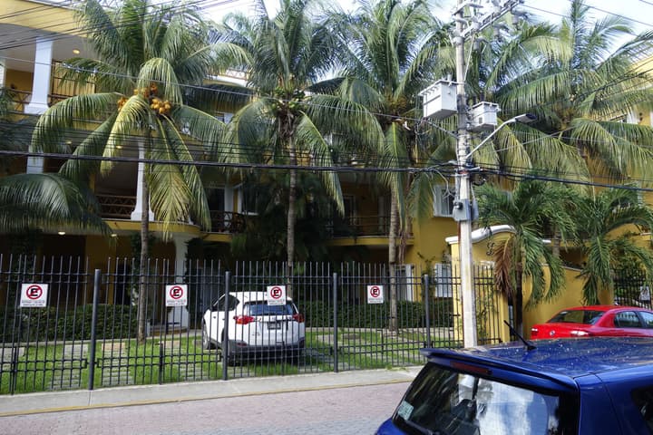 Las Palmas Condominios