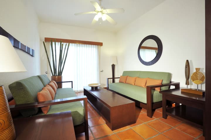 Las Palmas Condominios