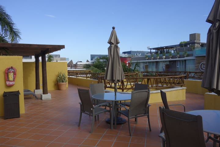 Las Palmas Condominios