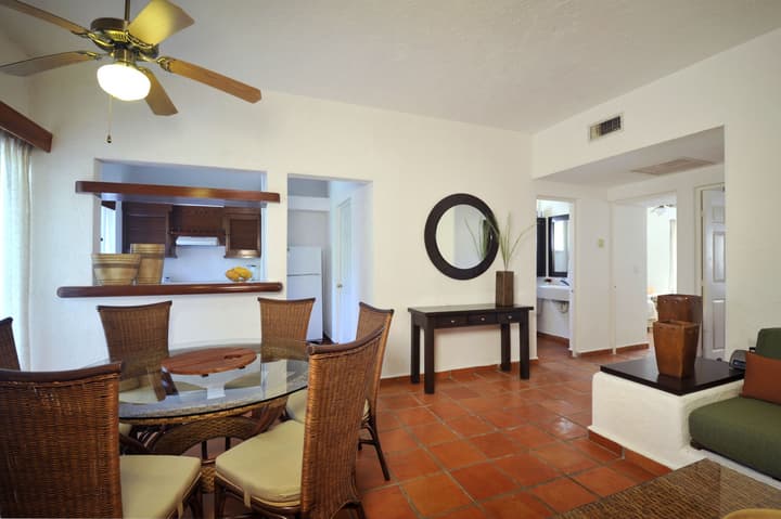 Las Palmas Condominios