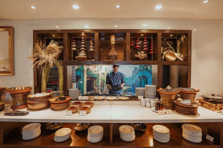 Thang Long Opera Hotel