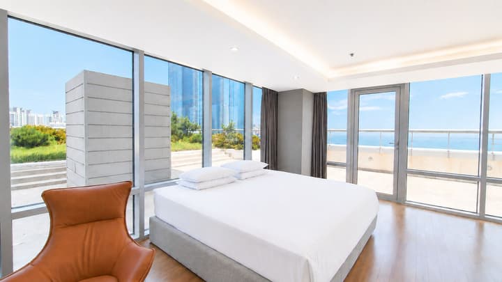 Kolon Seacloud Hotel