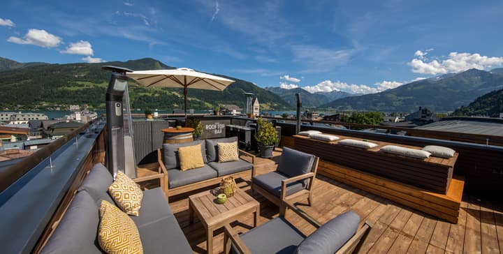 TWO TIMEZ - Boutique Hotel