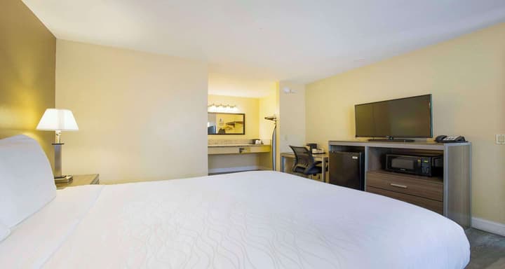 SureStay Plus Hotel by Best Western Sacramento North